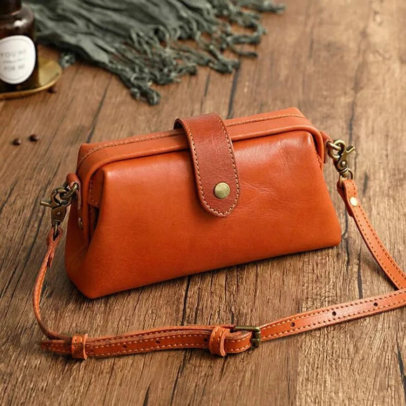Small Chic Crossbody Purse with Slim Fit
