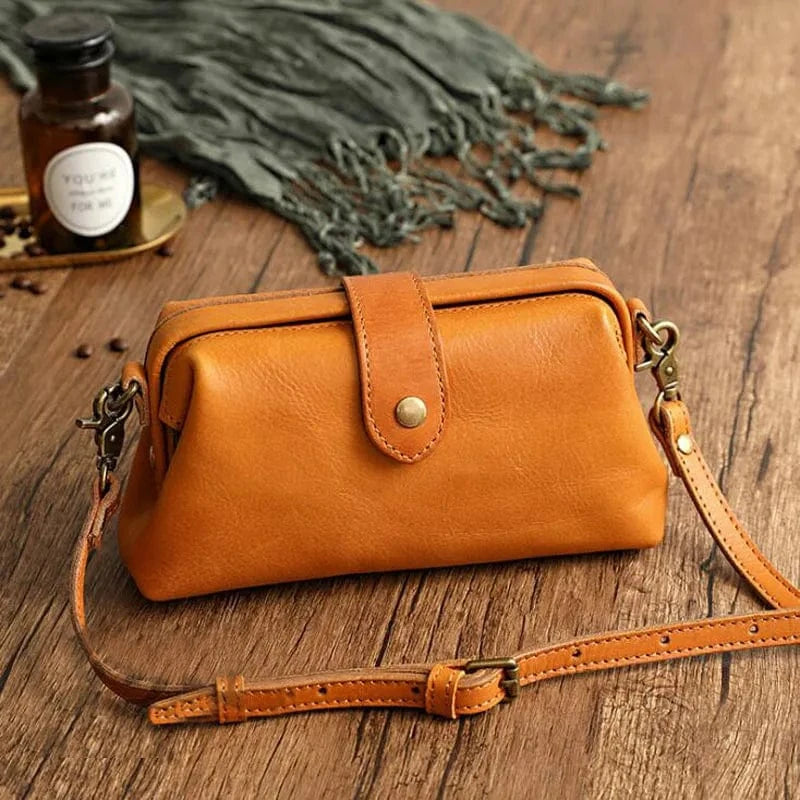 Small Chic Crossbody Purse with Slim Fit