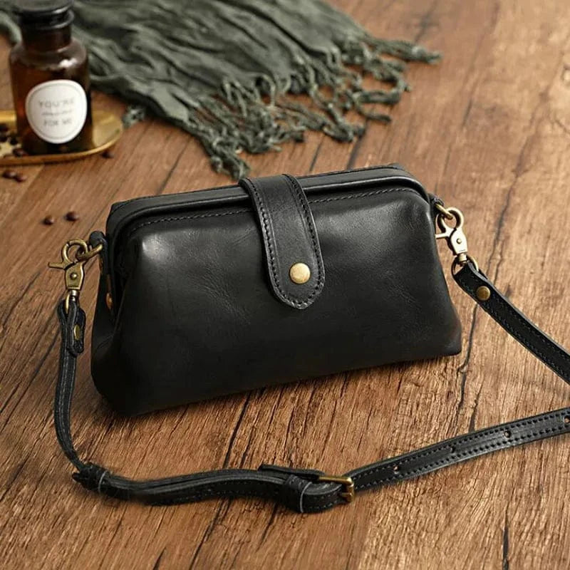 Small Chic Crossbody Purse with Slim Fit