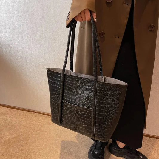 Classic Ladies Tote Bag for Daily Use - BritishElegance