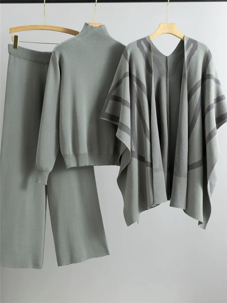 Women’s Shawl Cape – Knitted Geometric Pattern – Relaxed Fit – Draped Asymmetric Hem