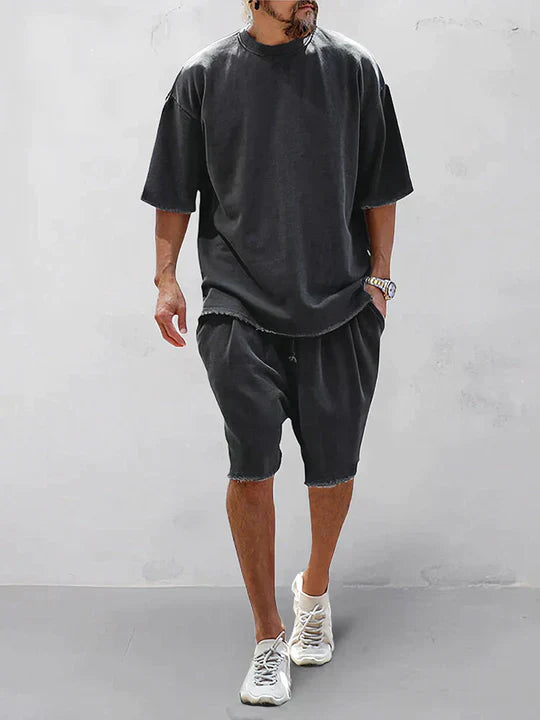 Stylish oversized set: trendy design, ultimate comfort