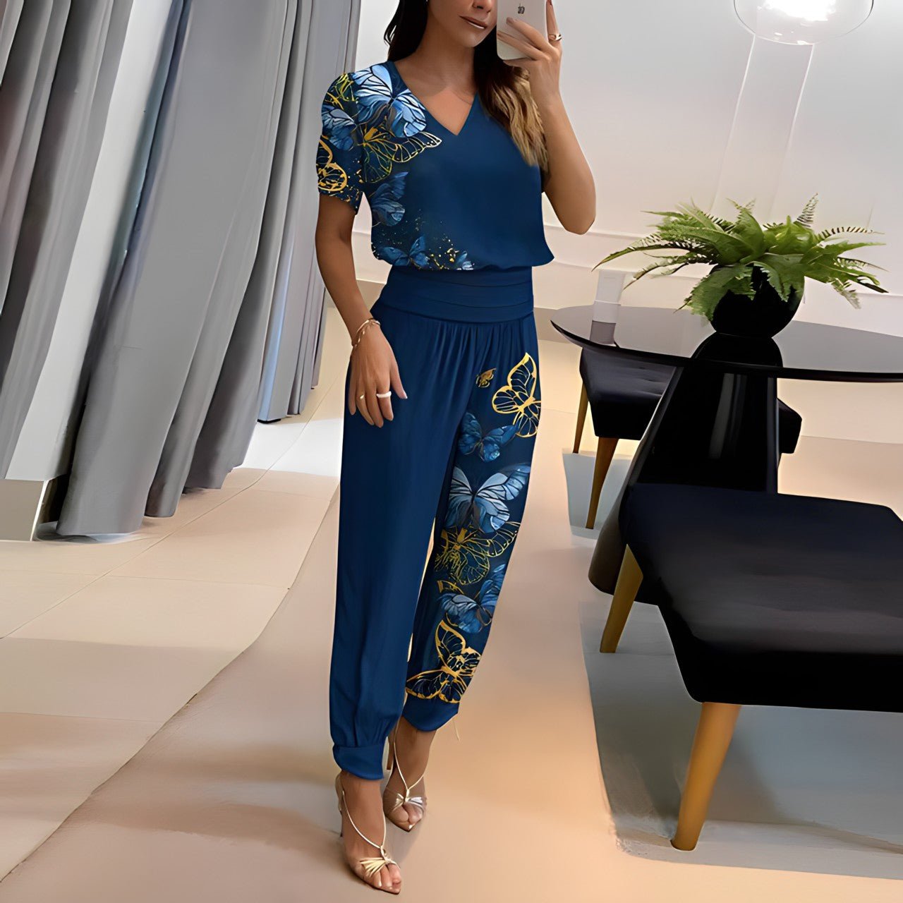 Trendy Floral V-Neck Outfit