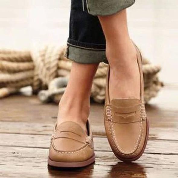 Lunisse – Women’s Moccasin Style Classic Slip-On