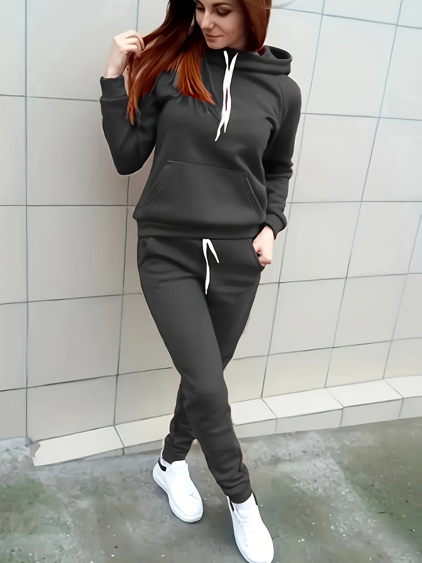 Comfy Women's Hoodie and Sweatpants Set with Pockets