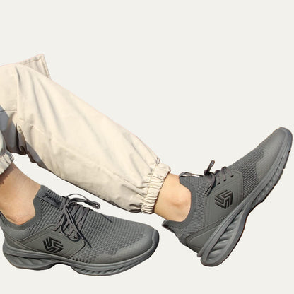 Men’s Lightweight Knit Running Shoe with Cushioned Sole