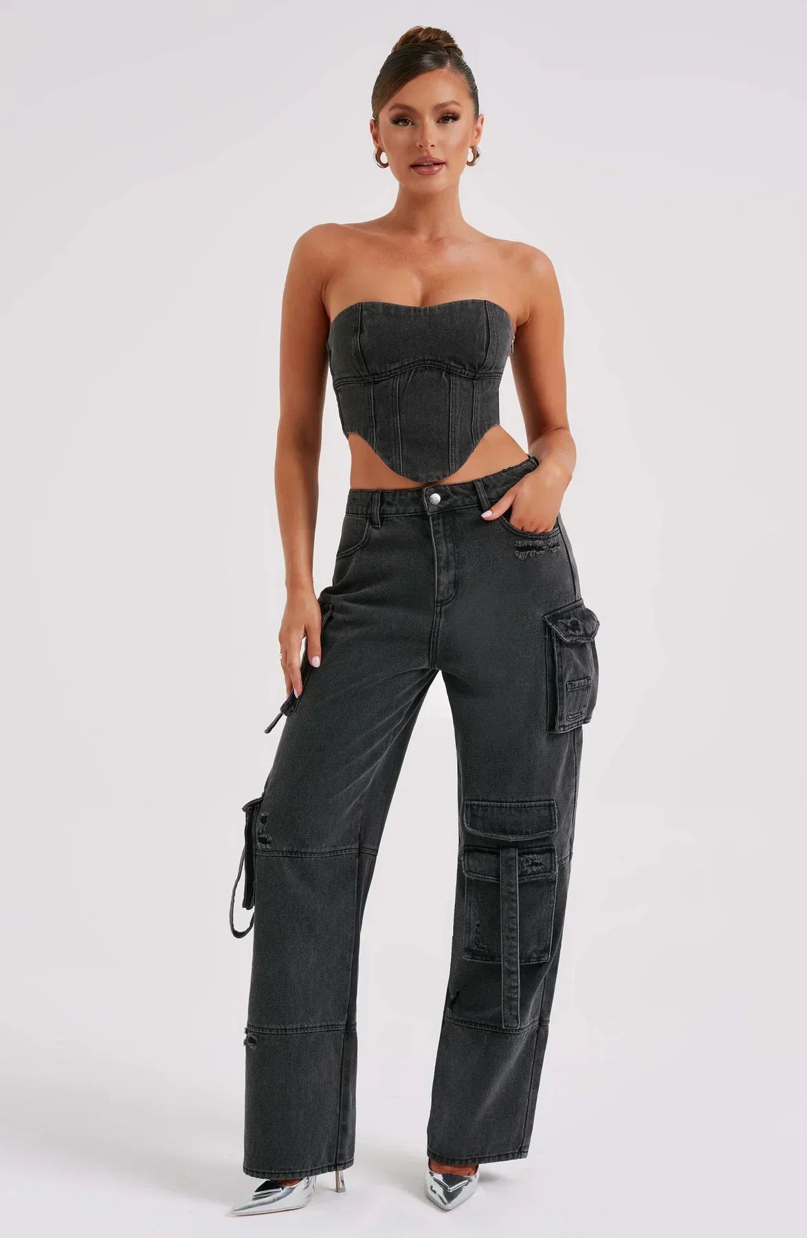 Women's Trendy Jeans Outfit with Lace Top and Loose Fit Pants