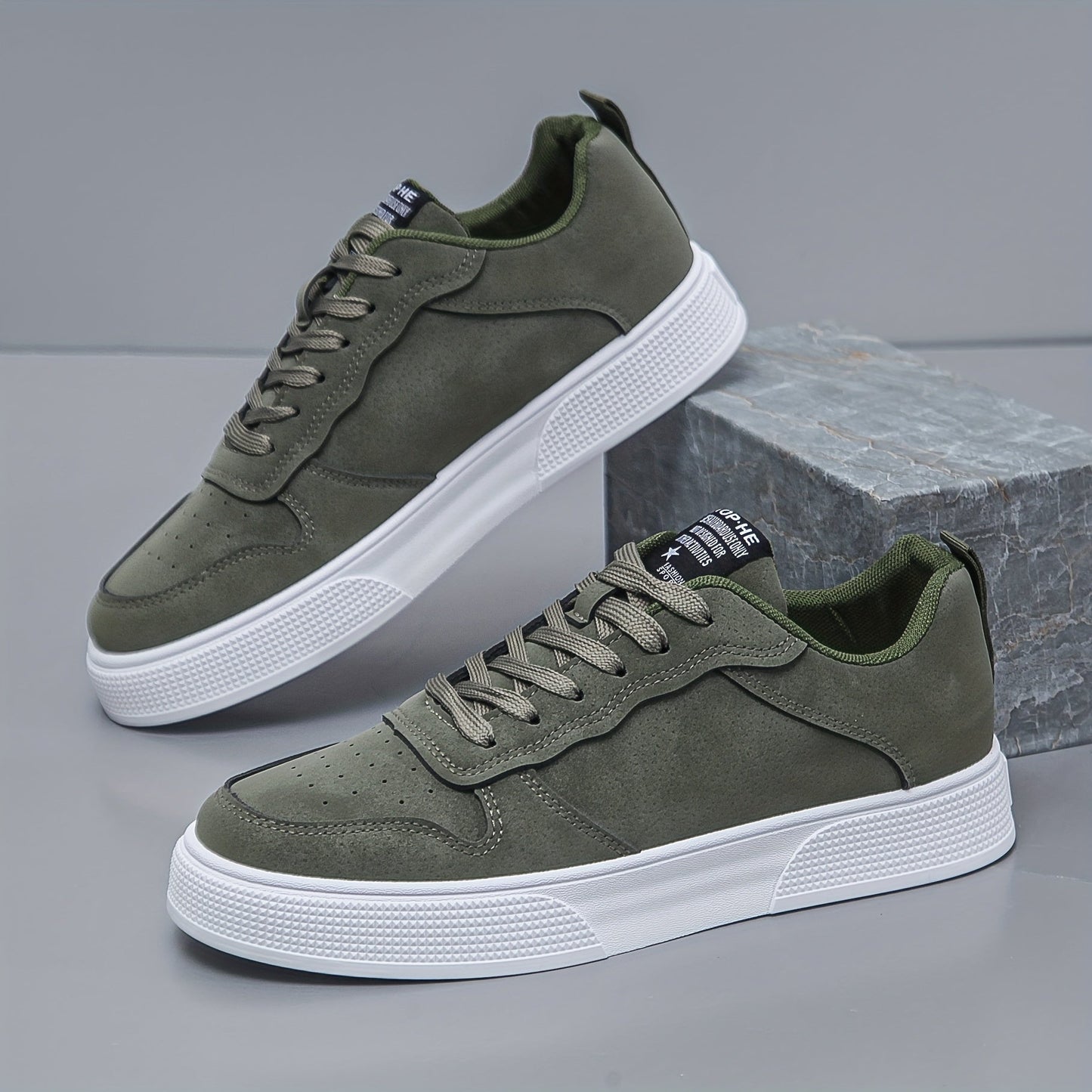 Comfortable Slip Resistant Casual Men's Low Top Shoes