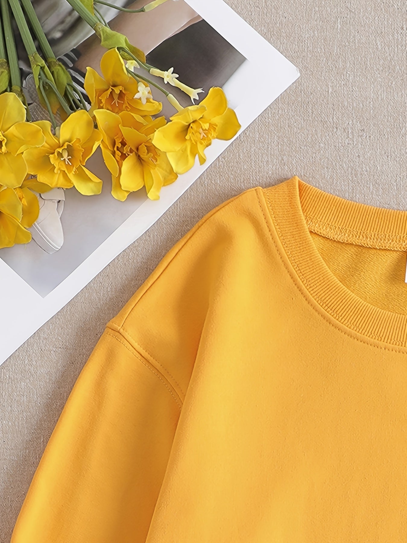 Casual Yellow Sweatshirt with Humorous Graphic Print - Elara