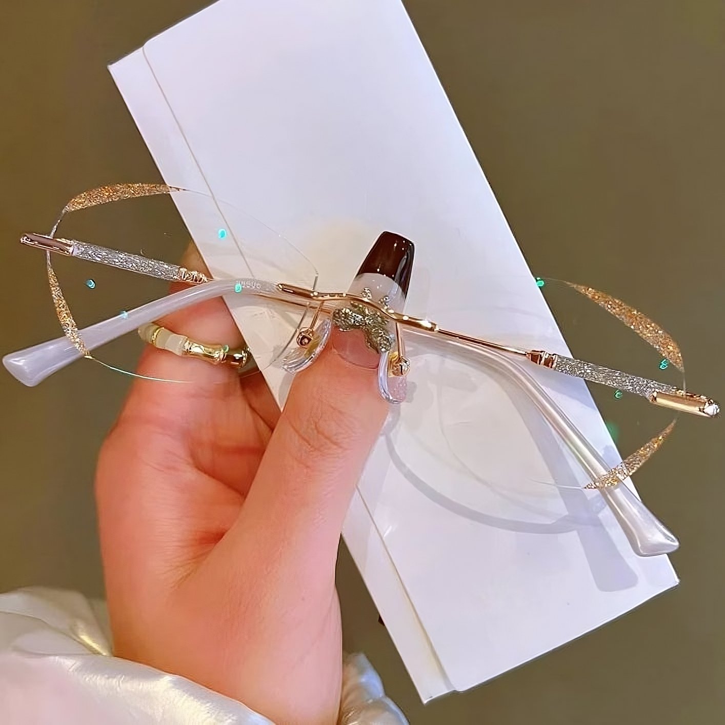 Stylish Blue Light Blocking Reading Glasses for Women - BritishElegance