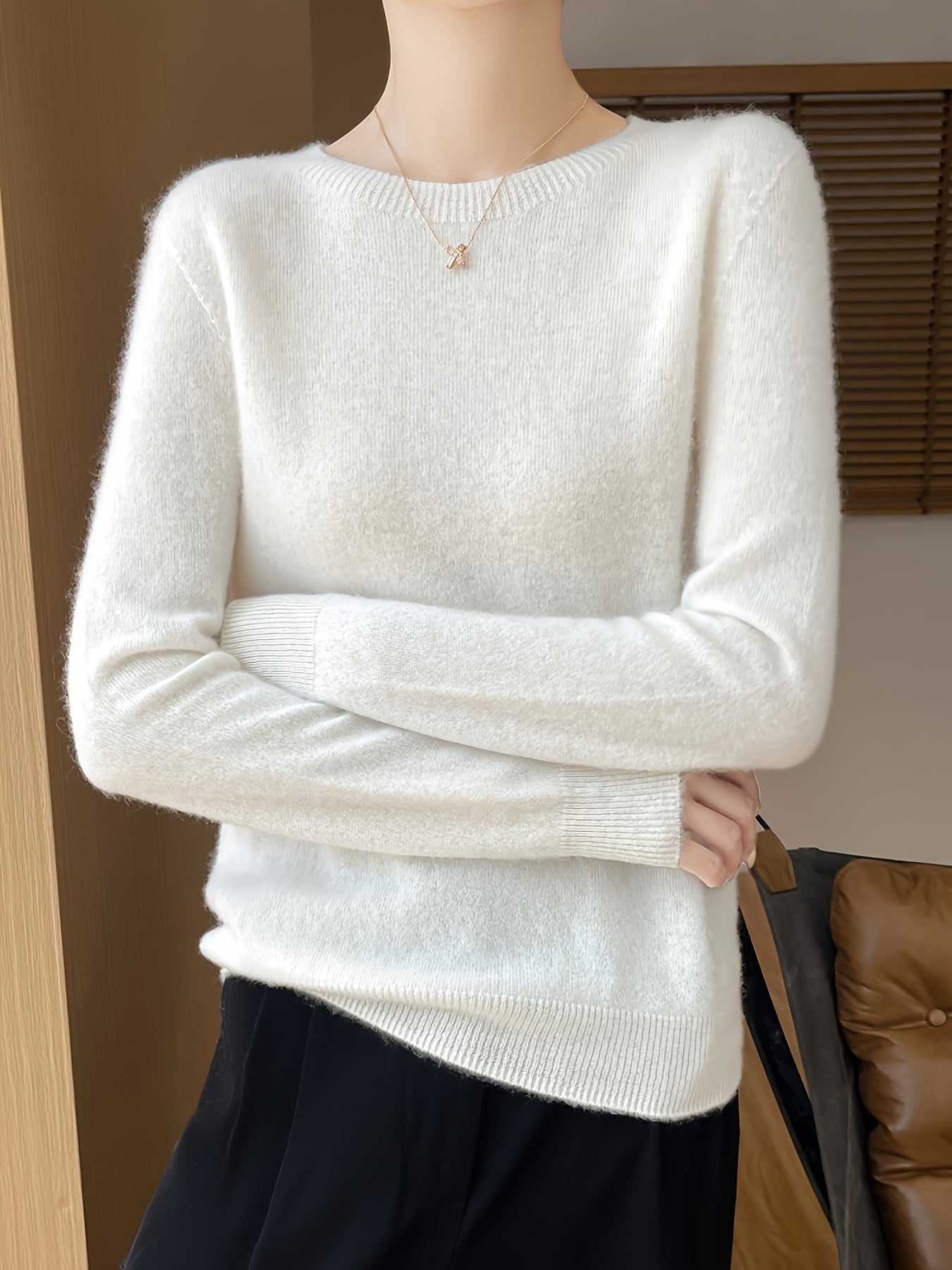 Classic Fit Crew Neck Pullover Sweater