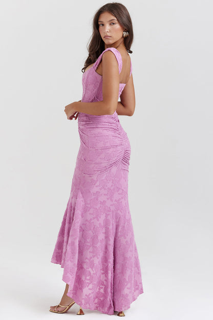 Feminine Lace Evening Dress – Elegant Women’s Gown for Formal Occasions