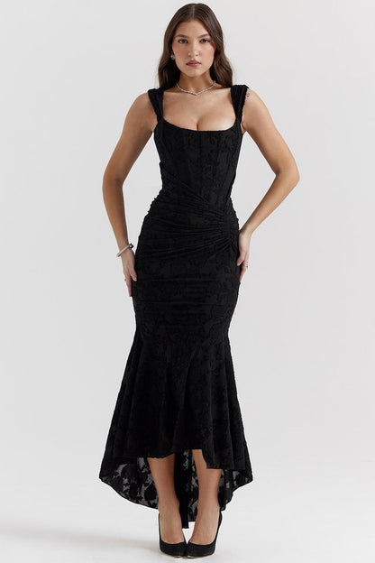 Feminine Lace Evening Dress – Elegant Women’s Gown for Formal Occasions