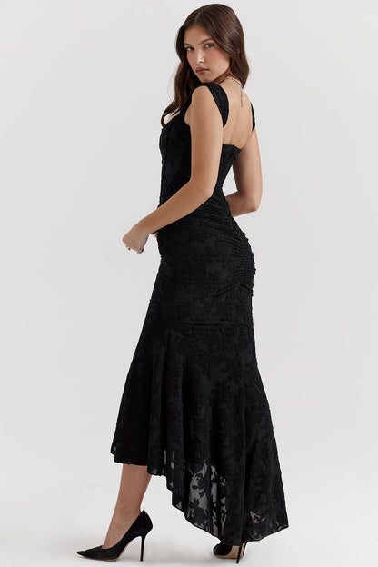 Feminine Lace Evening Dress – Elegant Women’s Gown for Formal Occasions
