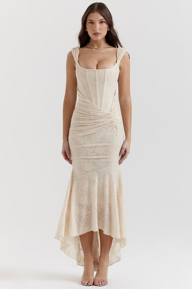 Feminine Lace Evening Dress – Elegant Women’s Gown for Formal Occasions