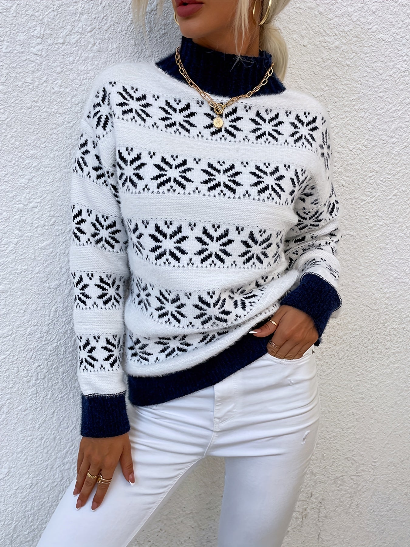 Christmas Pattern Sweater - Holly