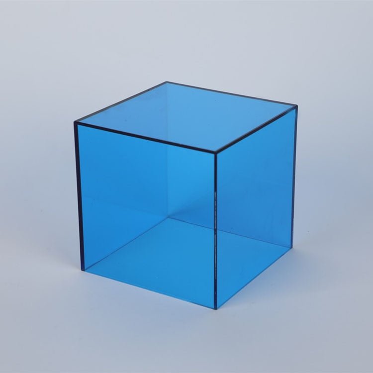 Clear Plastic Showcase Box for Figurines and Keepsakes