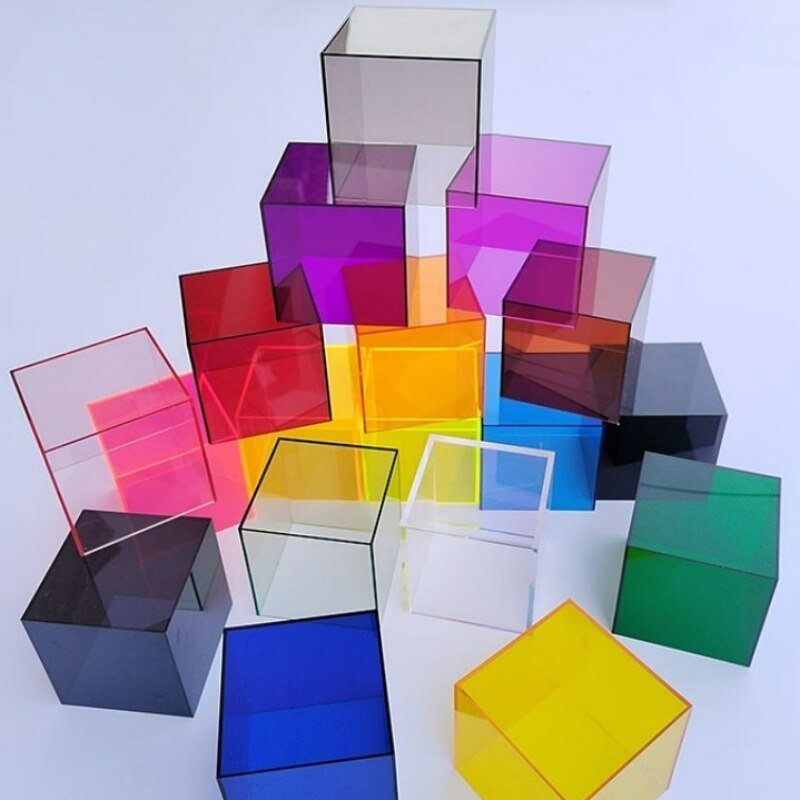 Clear Plastic Showcase Box for Figurines and Keepsakes - BritishElegance