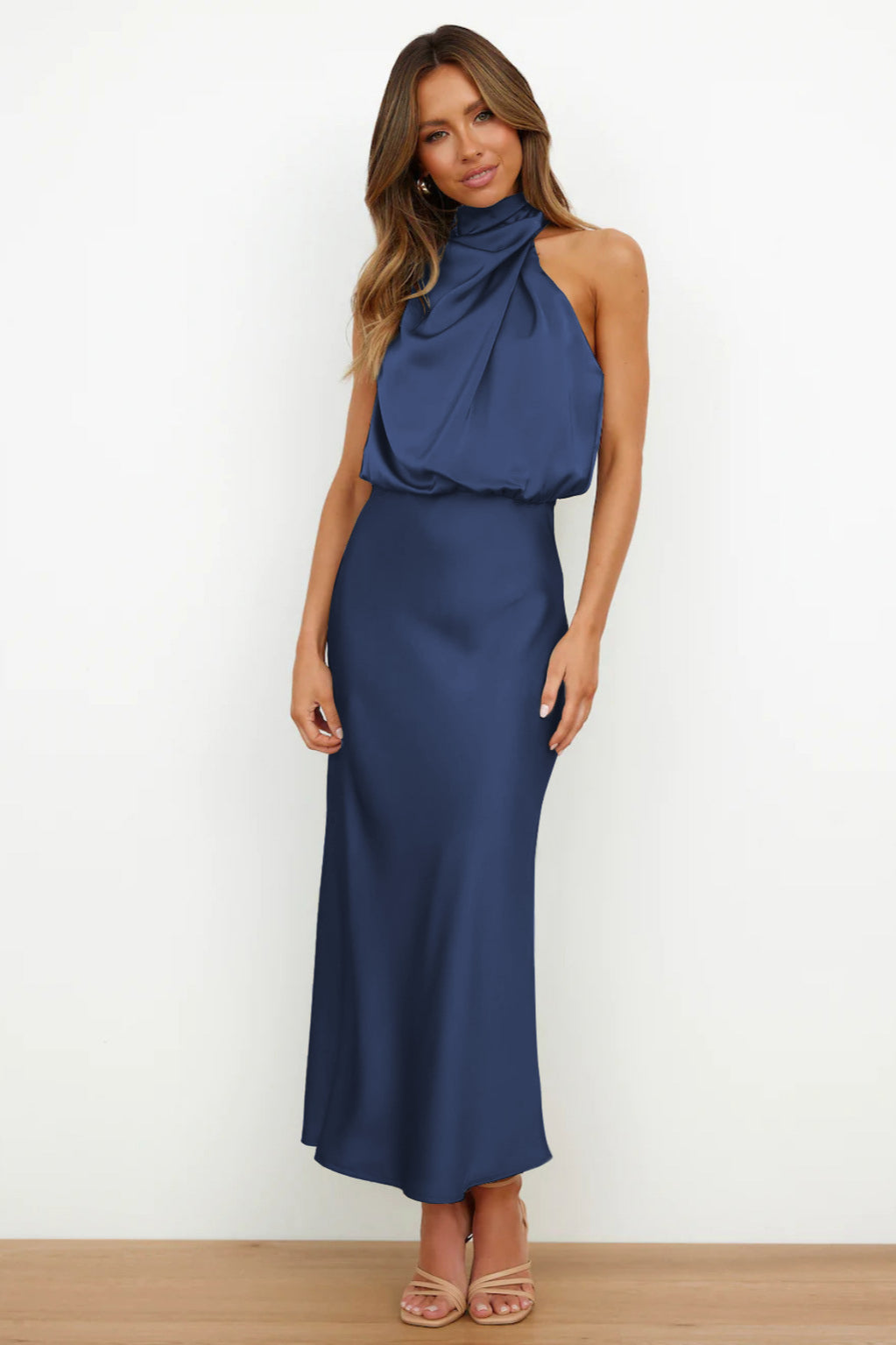 Ladies' Chic Flowy Maxi Dress with Halter Neck - BritishElegance
