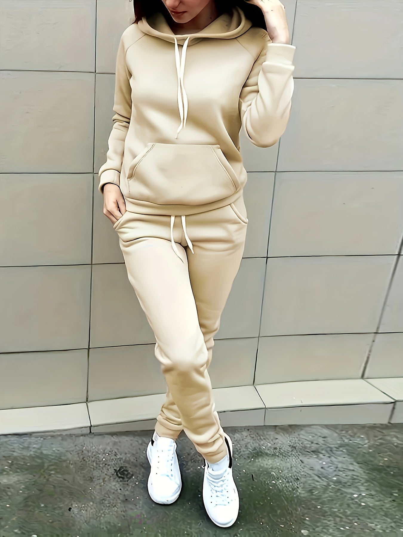 Comfy Women's Hoodie and Sweatpants Set with Pockets
