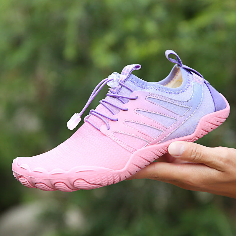 Lightweight and breathable dynamic sports shoes
