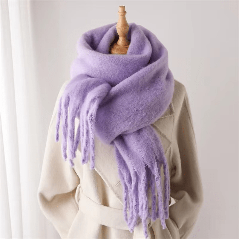 CosyCharm – Soft cashmere scarf with tassels for warm winter days