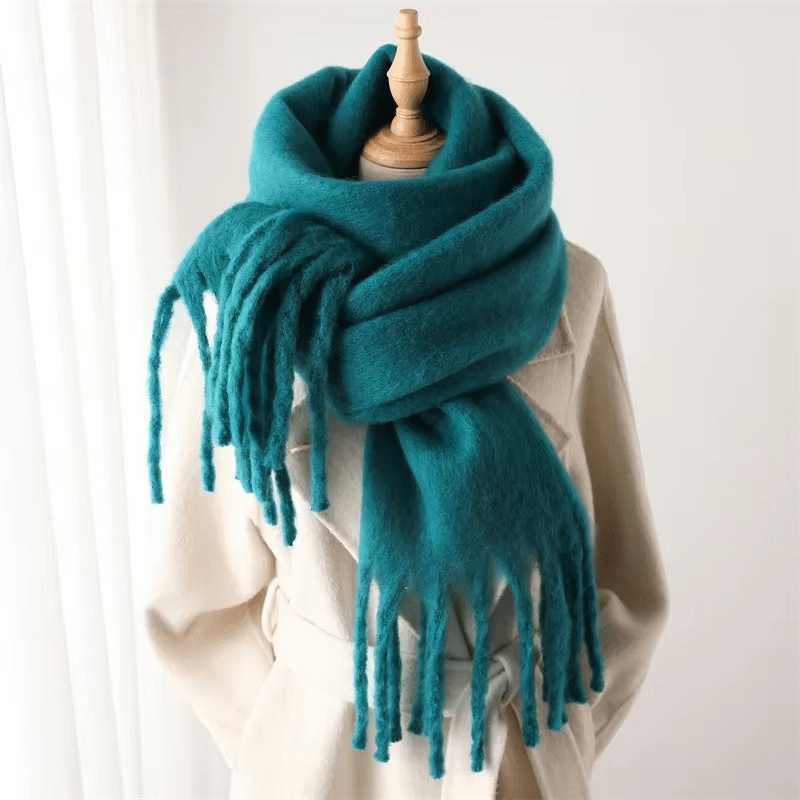 CosyCharm – Soft cashmere scarf with tassels for warm winter days