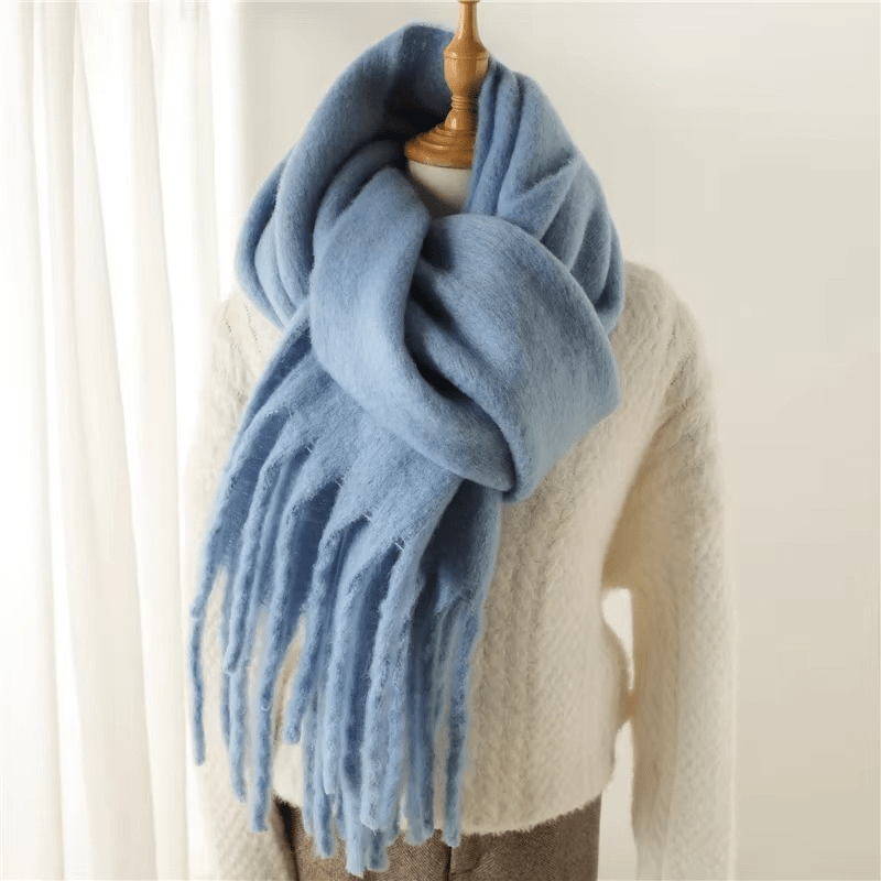 CosyCharm – Soft cashmere scarf with tassels for warm winter days