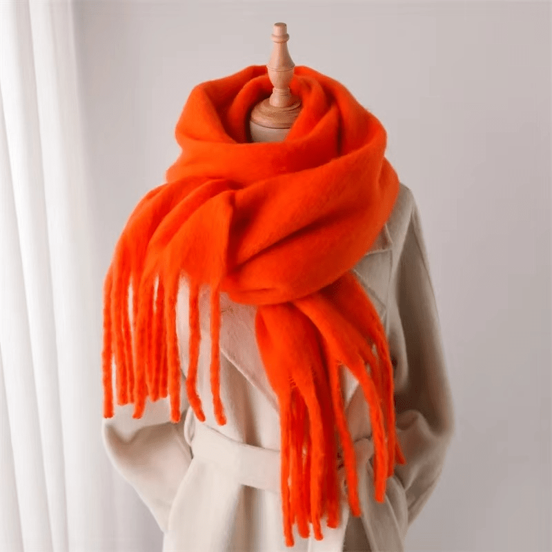 CosyCharm – Soft cashmere scarf with tassels for warm winter days