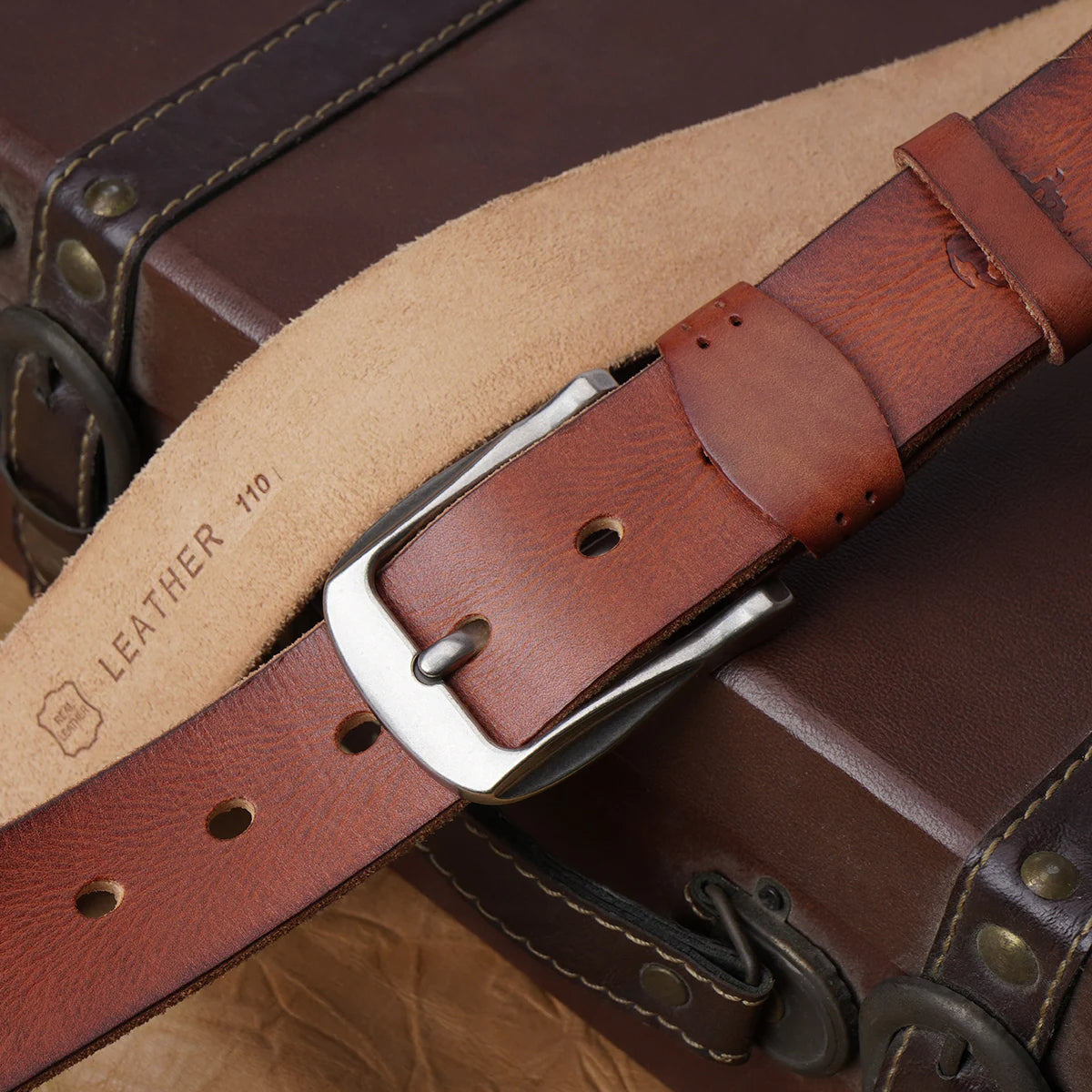 The Redford Belt – Vintage Cowhide Leather with Classic Buckle