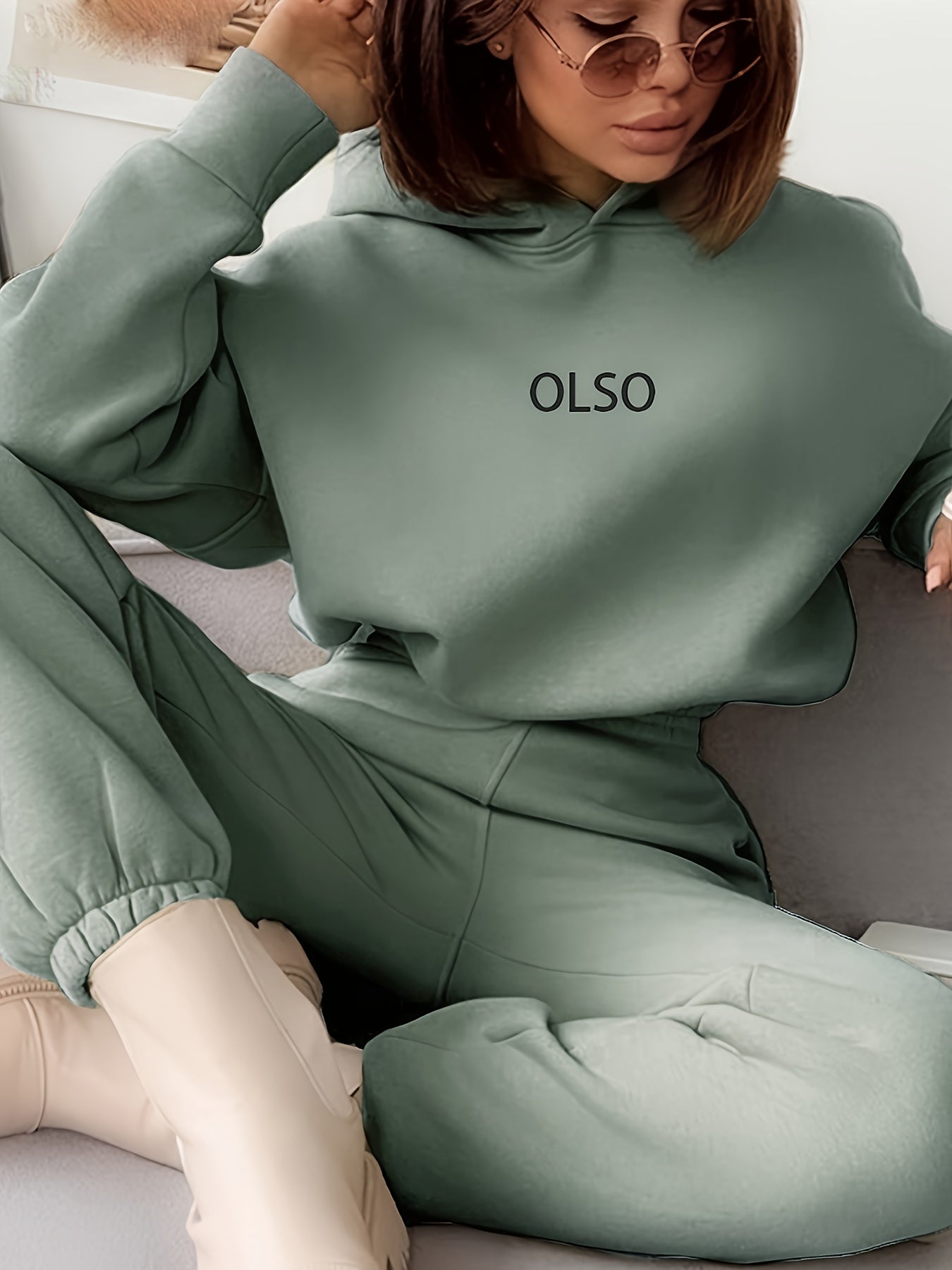 Comfy Women's Hoodie Tracksuit with Elastic Waistband