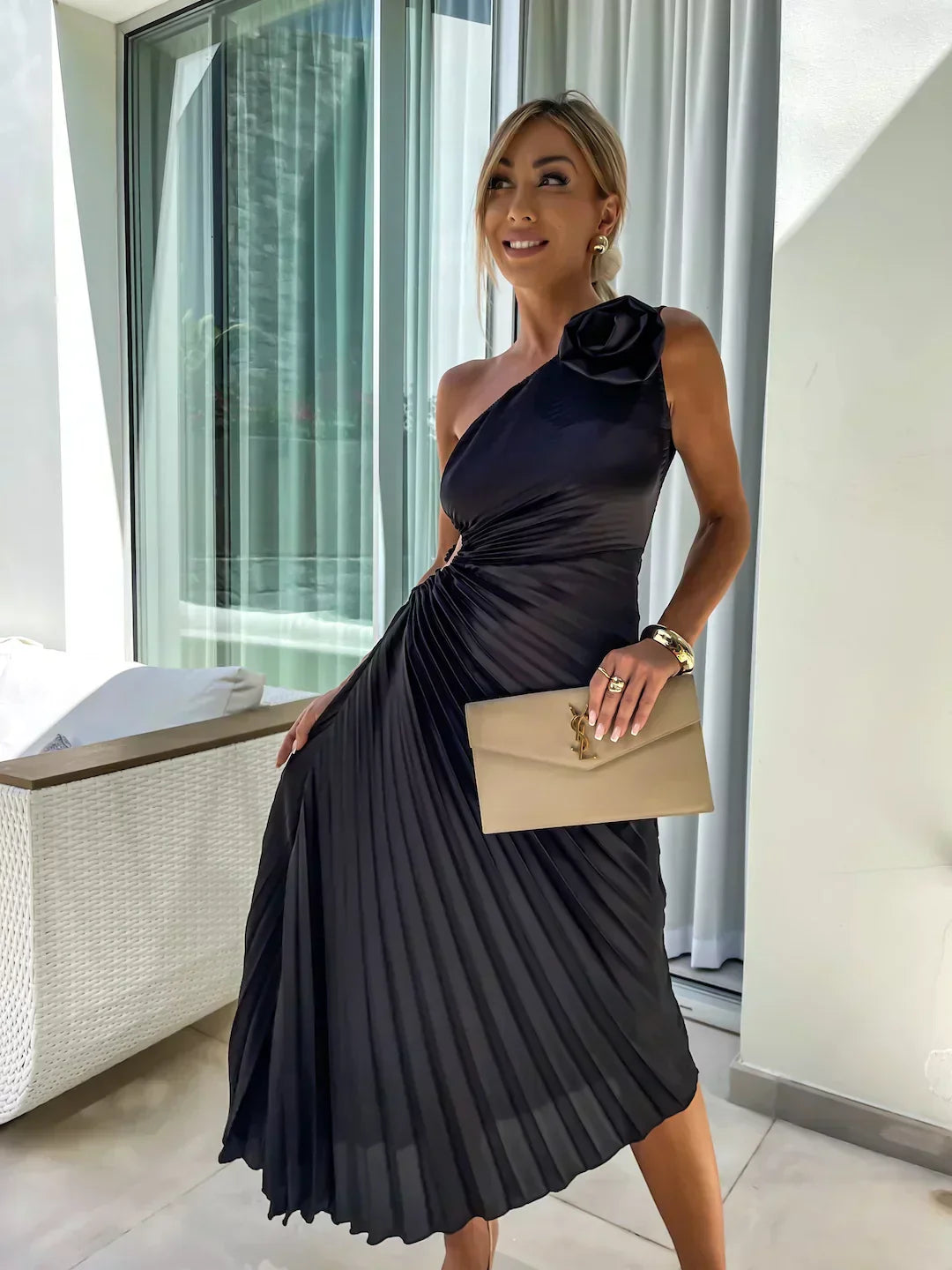 Chic Ruffled Cold Shoulder Dress