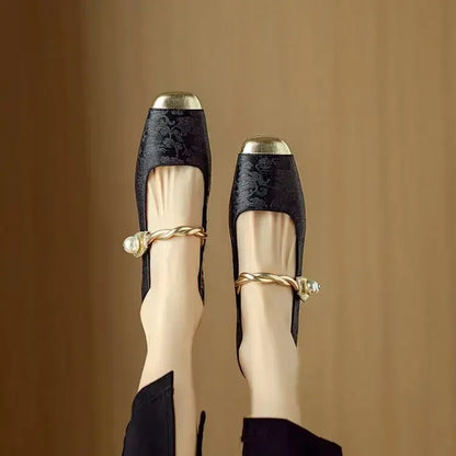 Corinna – Timeless Women’s Classic Pumps