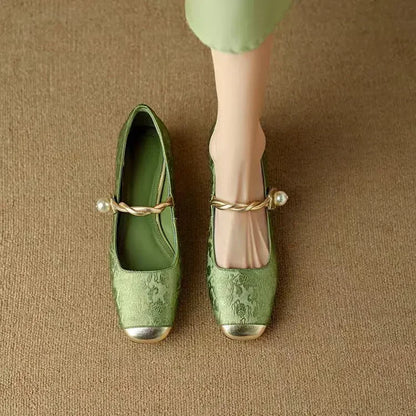 Naila Pumps
