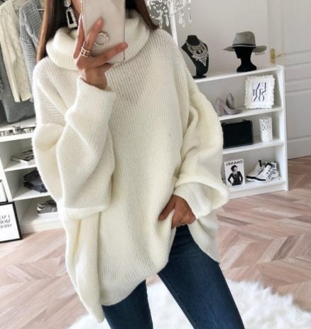 Soft Women's Beige Cashmere Crew Neck Sweater - BritishElegance