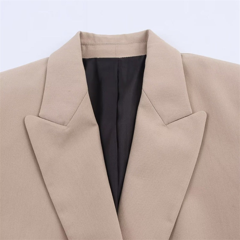 Jane | Women’s Hip-Length Wool Cape Coat – Loose Fit Design with Lapel Collar and Button Front for Stylish Outfits