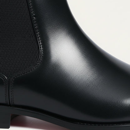 Men’s Sleek Leather Chelsea Boots with Cap Toe