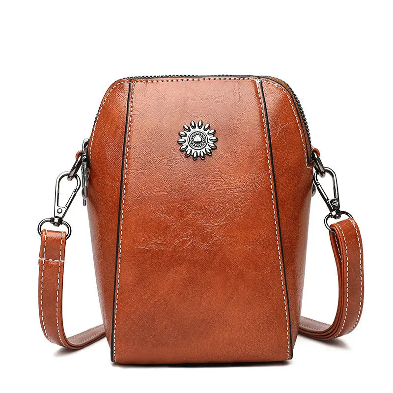 Lea | Elegant Leather Shoulder Bag – Chic, Compact & Effortlessly Refined