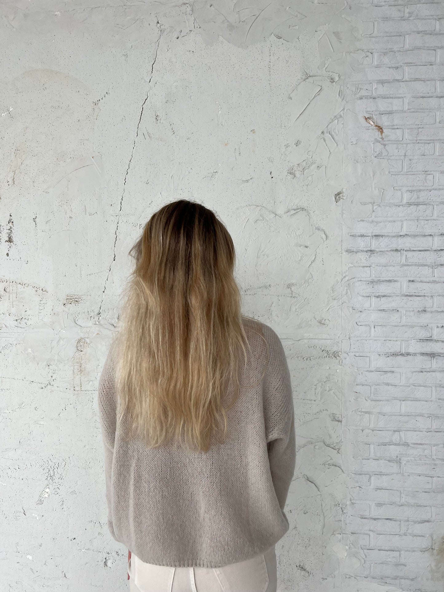 Soft Women's Sweater with Relaxed Fit - Aurena
