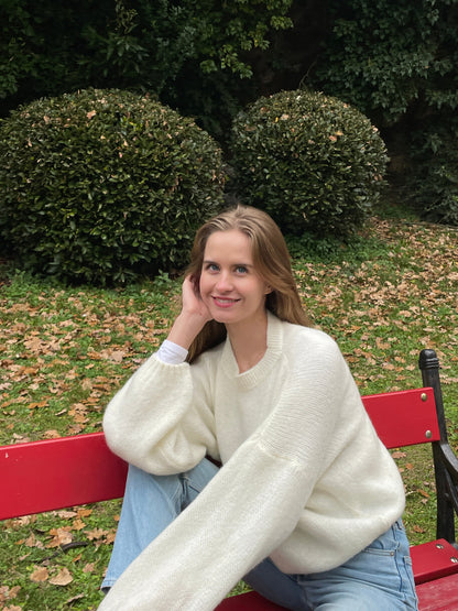 Soft Women's Sweater with Relaxed Fit - Aurena