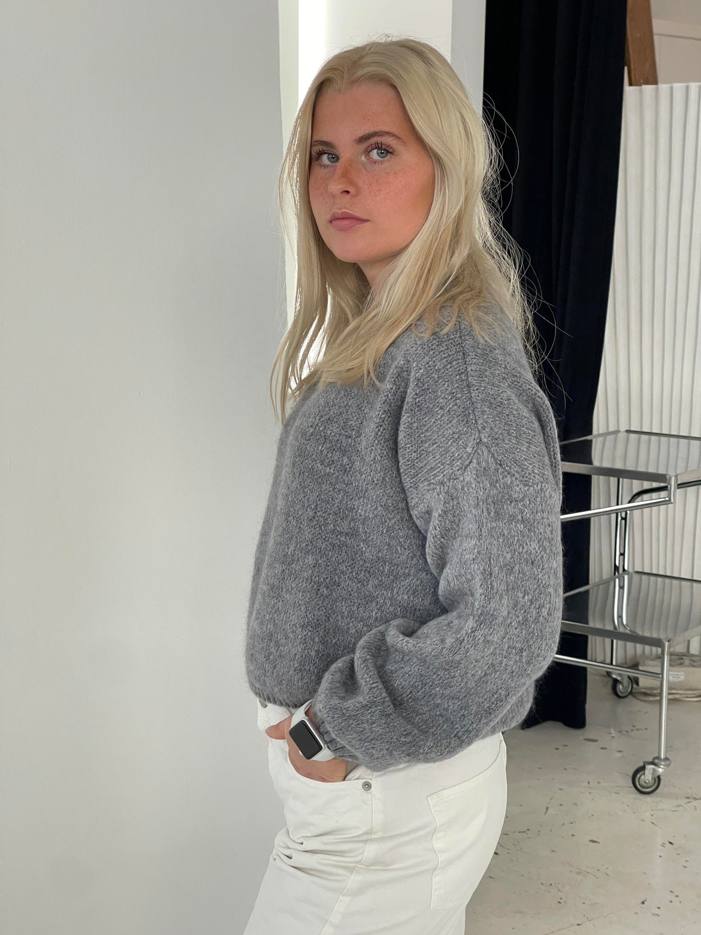 Soft Women's Sweater with Relaxed Fit - Aurena