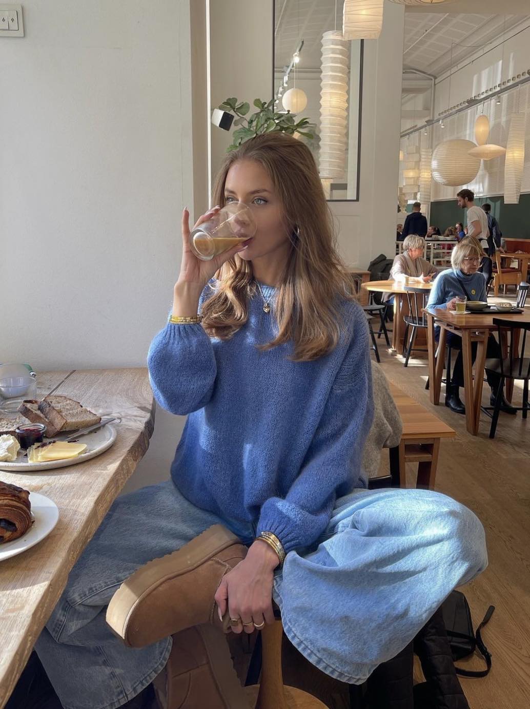 Soft Women's Sweater with Relaxed Fit - Aurena