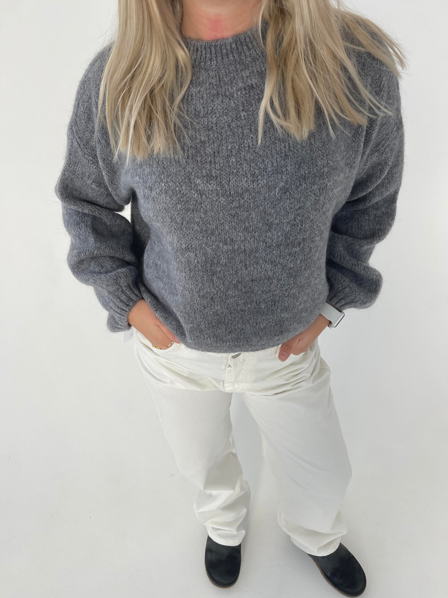 Soft Women's Sweater with Relaxed Fit - Aurena