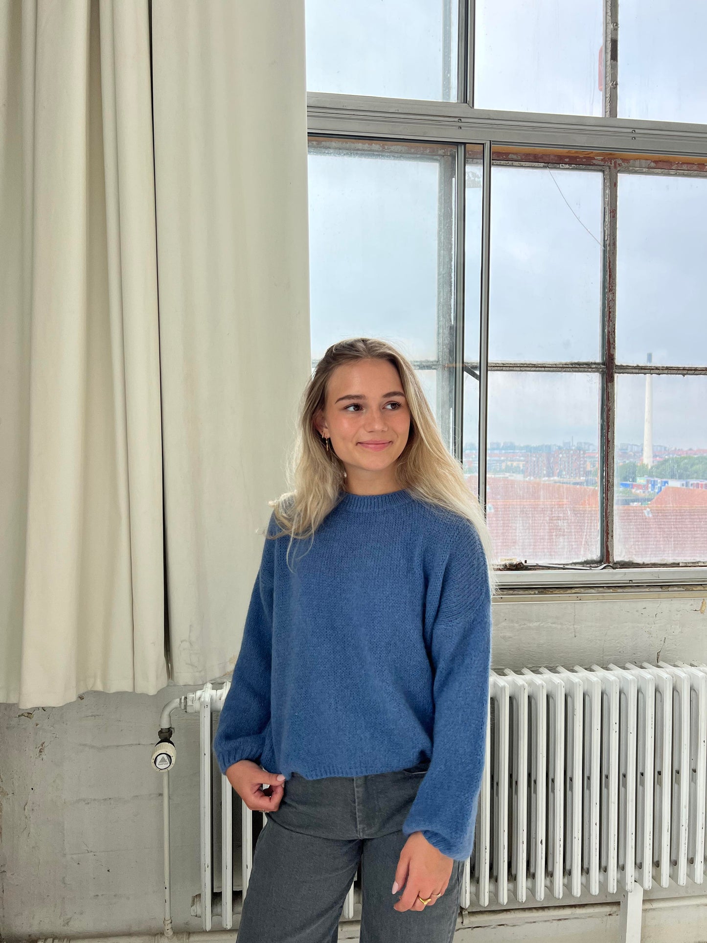 Soft Women's Sweater with Relaxed Fit - Aurena