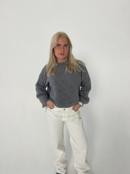 Soft Women's Sweater with Relaxed Fit - Aurena