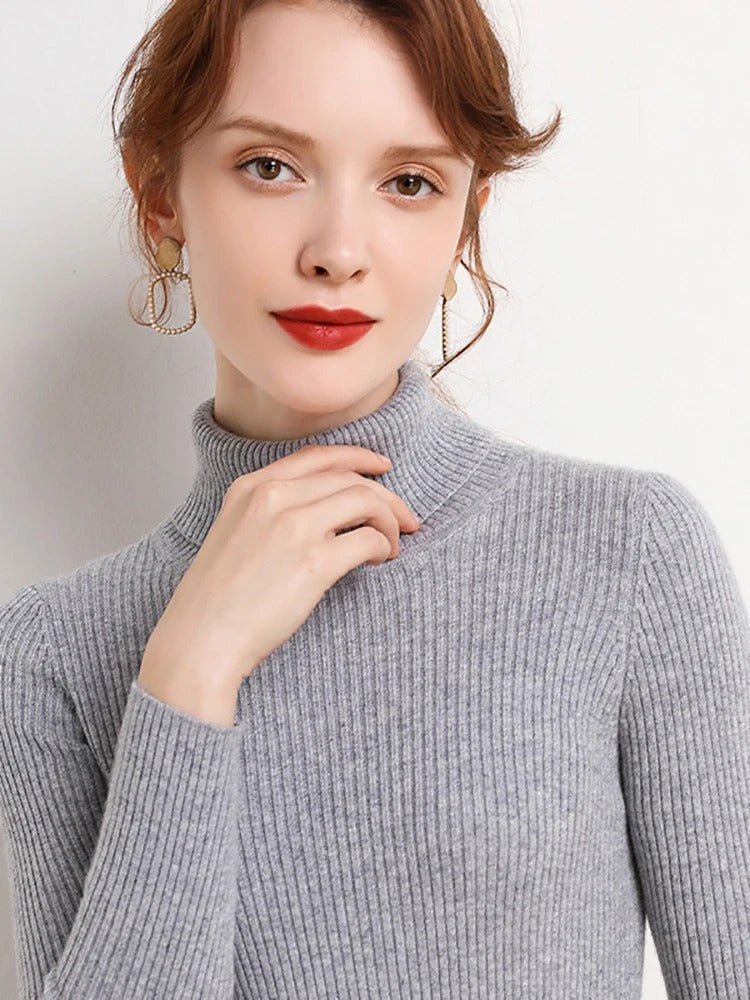 Cashmere turtleneck sweater for women